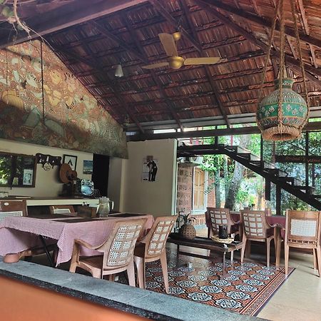 Ambadi'S Villa -Lake View Resort Pallipuram 外观 照片