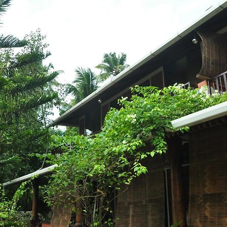 Ambadi'S Villa -Lake View Resort Pallipuram 外观 照片