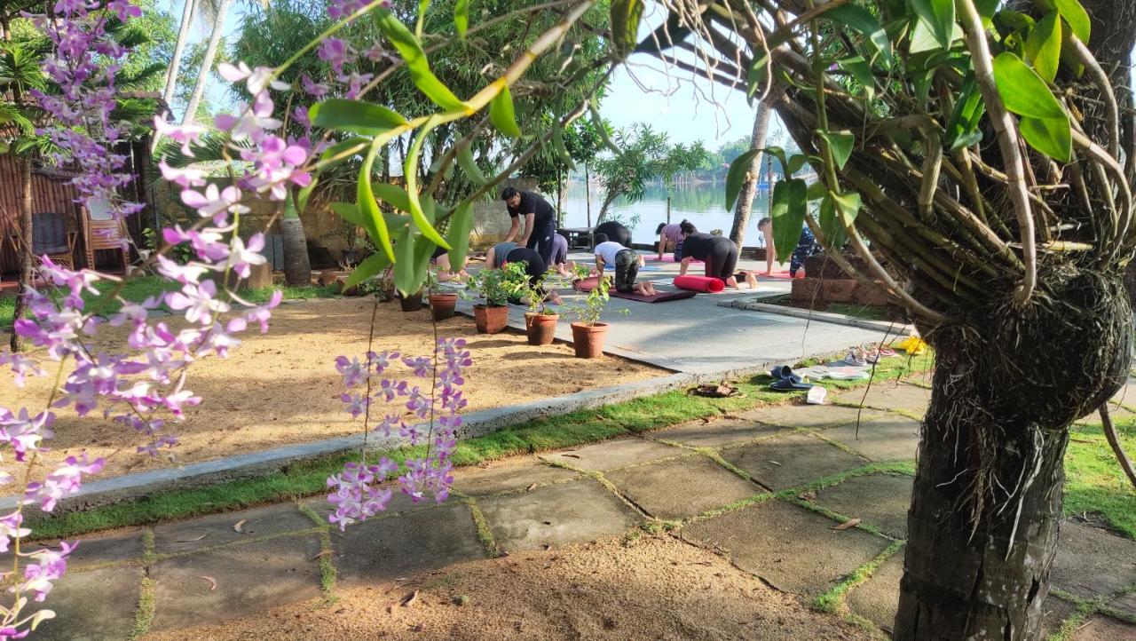 Ambadi'S Villa -Lake View Resort Pallipuram 外观 照片