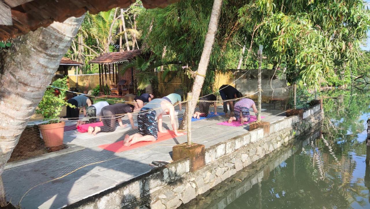 Ambadi'S Villa -Lake View Resort Pallipuram 外观 照片