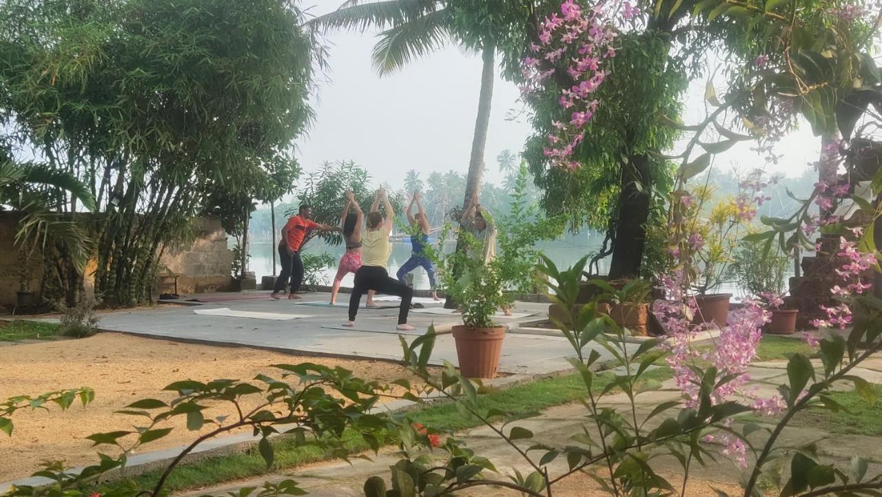 Ambadi'S Villa -Lake View Resort Pallipuram 外观 照片