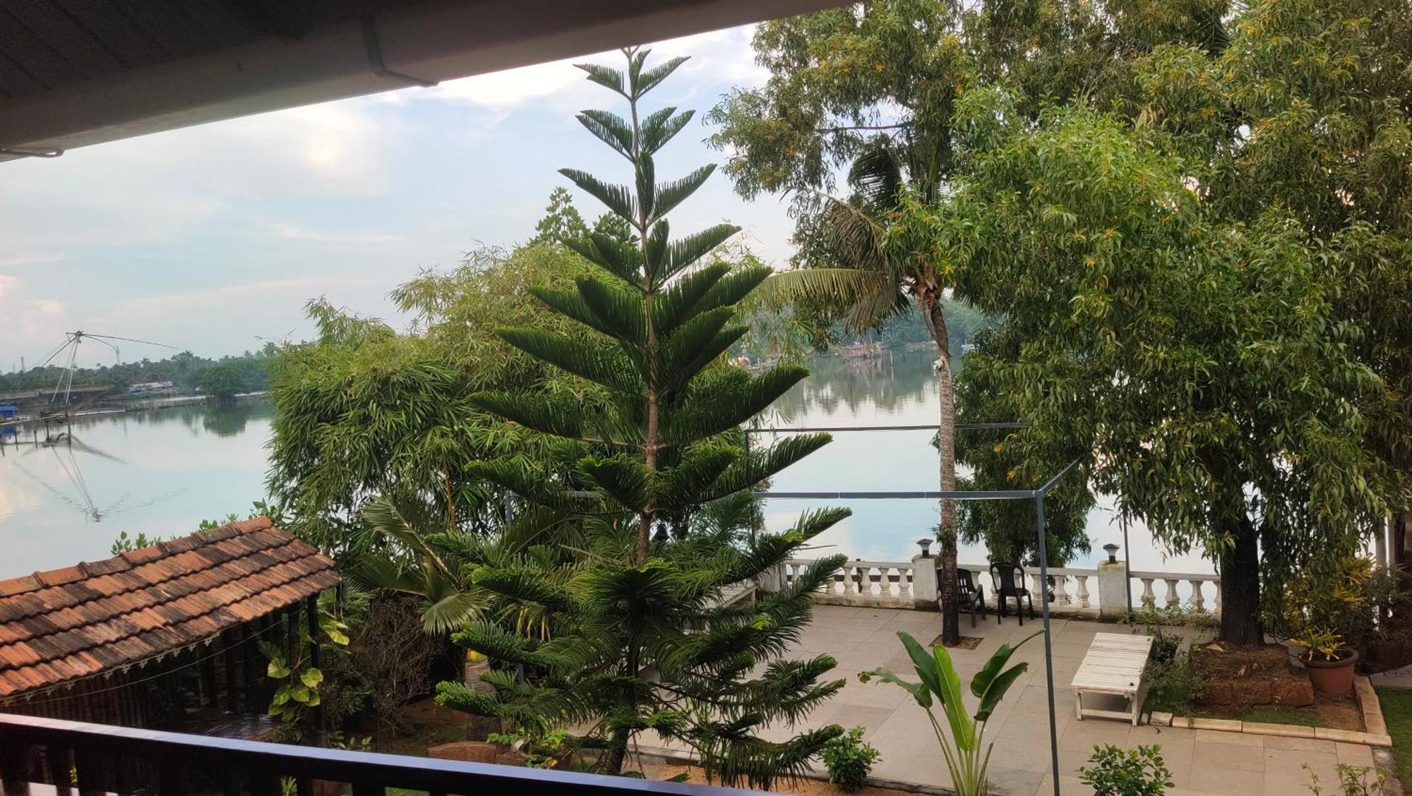 Ambadi'S Villa -Lake View Resort Pallipuram 外观 照片