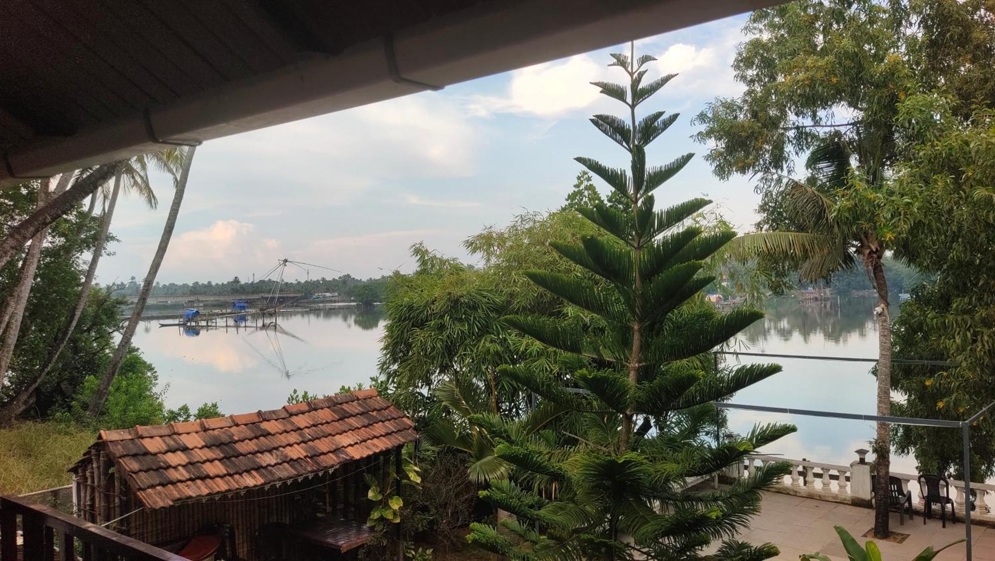 Ambadi'S Villa -Lake View Resort Pallipuram 外观 照片