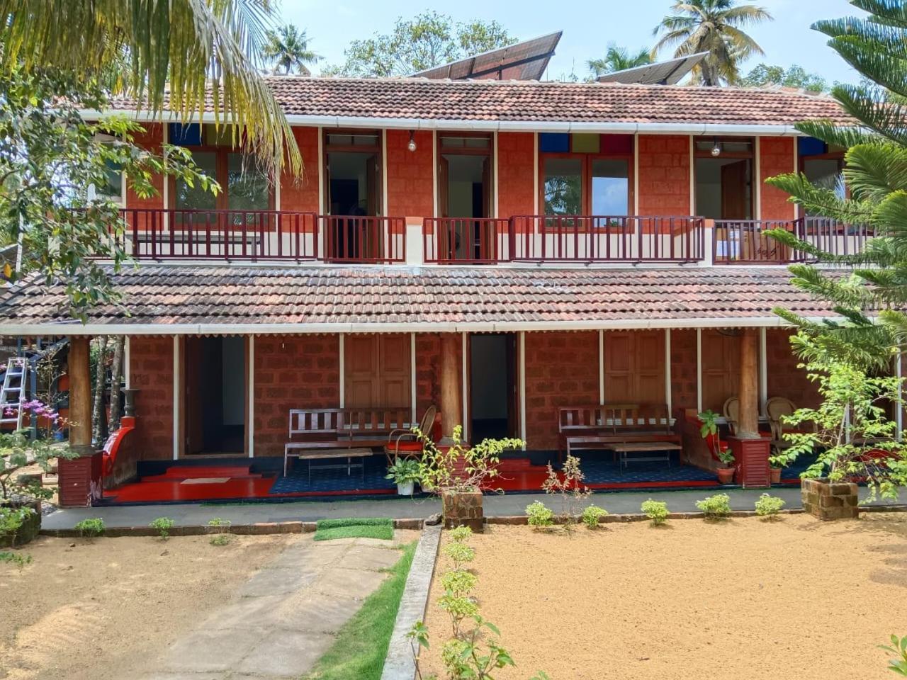 Ambadi'S Villa -Lake View Resort Pallipuram 外观 照片