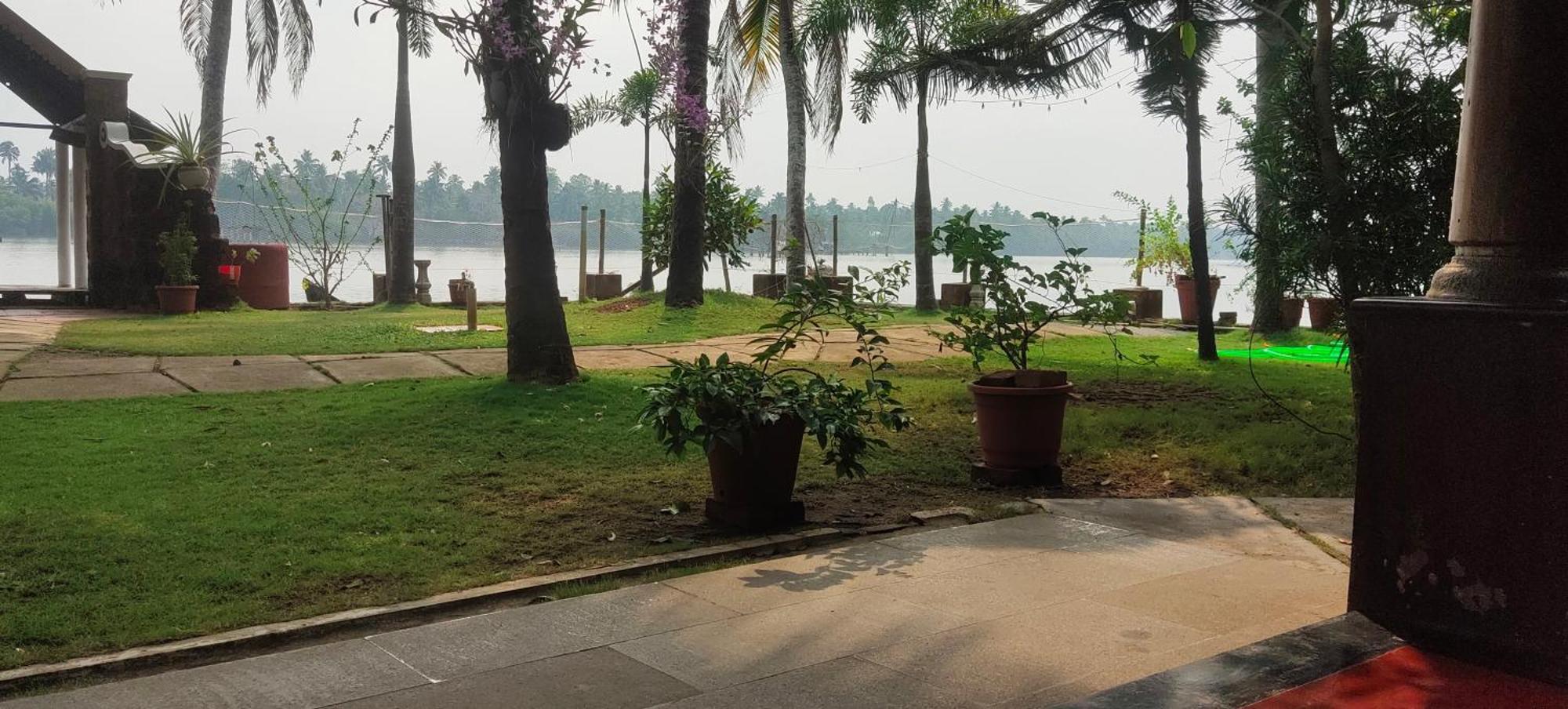Ambadi'S Villa -Lake View Resort Pallipuram 客房 照片