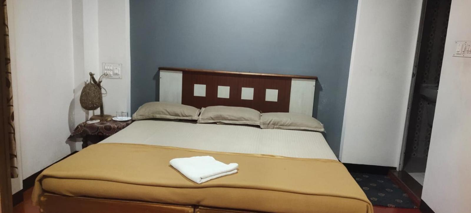 Ambadi'S Villa -Lake View Resort Pallipuram 外观 照片