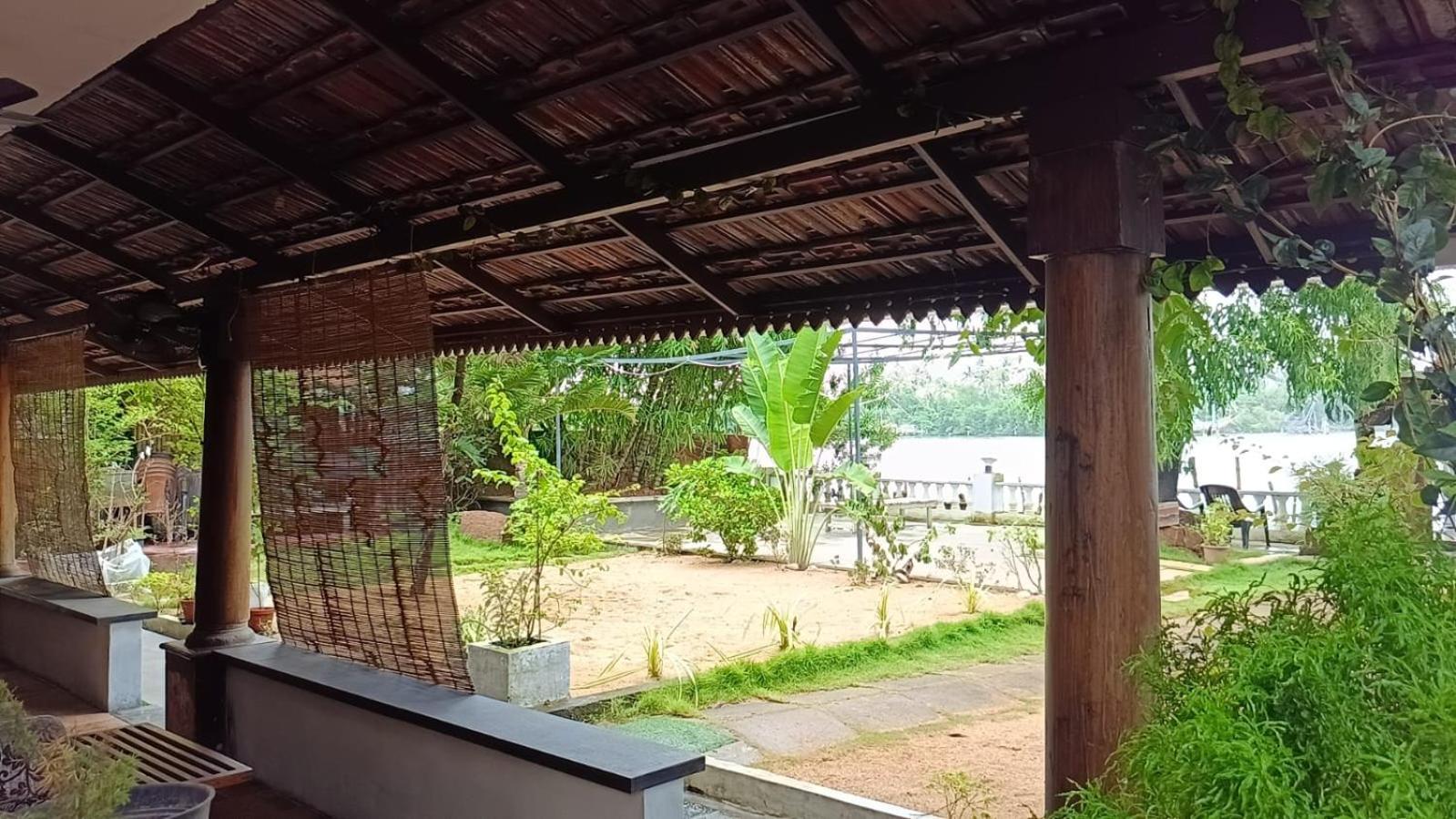 Ambadi'S Villa -Lake View Resort Pallipuram 外观 照片