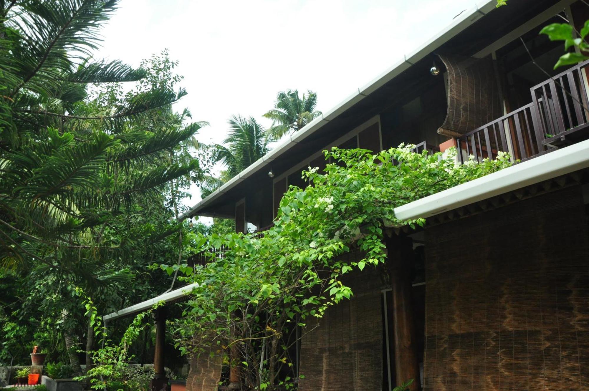 Ambadi'S Villa -Lake View Resort Pallipuram 外观 照片